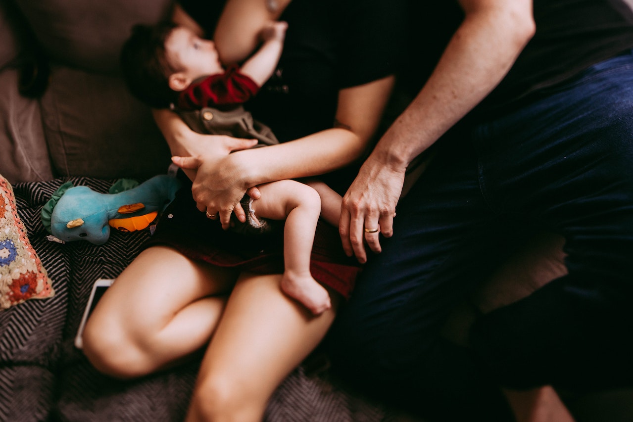 Labor Doula Tips: Breastfeeding Problems and How to Fix Them - Northeast